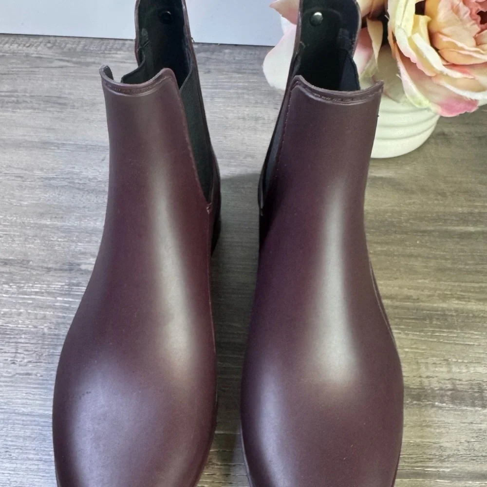 Sam Edelman Tinsley sangria matte pull tab rainboots size 7 EUC